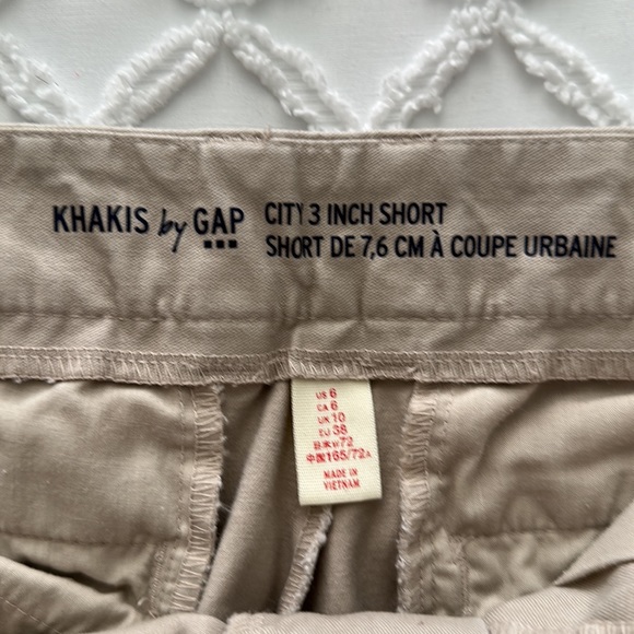 Gap city 3 inch shorts khakis by gap size 6 new without tags - Picture 2 of 2